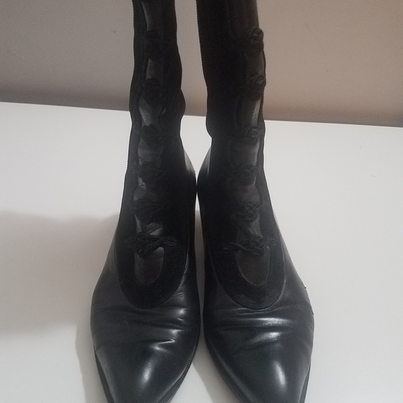 Vintage Stuart Weitzman for Roz and Sherm Victorian Black Leather Boots Size 8.5 - Picture 2 of 13